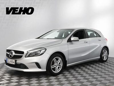 Käytetty Mercedes A180 Business 122 HP (89 kW) 2016 Viistoperä