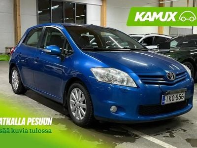 Käytetty Toyota Auris Edition 132 HP (97 kW) 2012 Sininen Sedan
