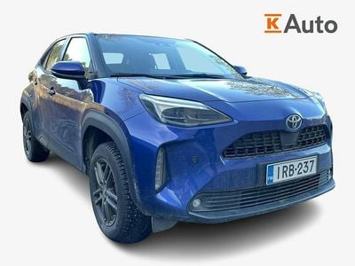 Käytetty Toyota Yaris Cross Active 116 HP (85 kW) 2023 Sininen Katumaasturi