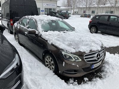 käytetty Mercedes E220 CDI BE A Premium Business ** Suomiauto / Webasto / Vakkari / Pysäköintitutkat / ILS / Bluetooth / Kahdet renkaat **