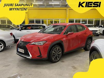 Käytetty 2020 Lexus UX 250h Katumaasturi | 29 890 € (Hieman kallis)