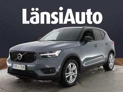 Käytetty Volvo XC40 R-Design 211 HP (155 kW) 2020 Katumaasturi