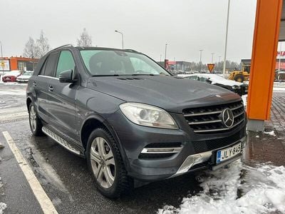 Käytetty 2011 Mercedes ML350 Katumaasturi | 17 880 €
