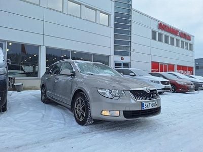 Käytetty Skoda Superb Comfort 125 HP (91 kW) 2012 Farmari