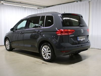 käytetty VW Touran Comfortline 2,0 TDI 110 kW (150 hv) DSG-automaatti - Korko 2,99% +kulut tähän autoon - Isonkin perhe