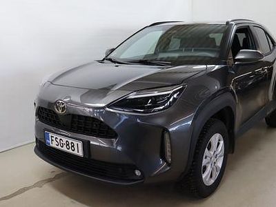 Käytetty Toyota Yaris Cross Business Edition 114 HP (83 kW) 2024 Harmaa Katumaasturi