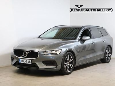 Käytetty Volvo V60 Momentum 340 HP (250 kW) 2020 Harmaa Farmari