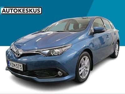 Käytetty Toyota Auris Multidrive S 114 HP (83 kW) 2017 Sininen Viistoperä