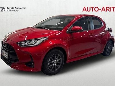 Käytetty Toyota Yaris Plus 114 HP (83 kW) 2025 Punainen Viistoperä