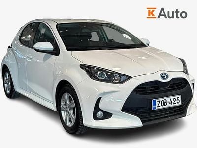 Valkoinen Käytetty 2022 Toyota Yaris Hybrid Active Viistoperä | 17 990 € (Hyvä tarjous)