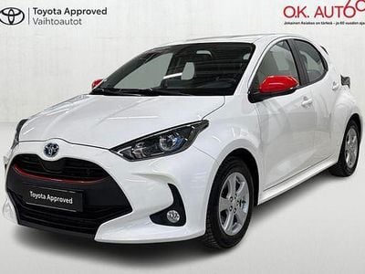 Valkoinen Käytetty 2022 Toyota Yaris Active Viistoperä | 20 900 € (Perustarjous)