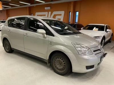 Käytetty Toyota Corolla Verso 2004 Tila-auto