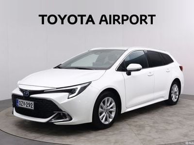 Valkoinen Käytetty 2023 Toyota Corolla Edition Farmari | 28 480 € (Perustarjous)