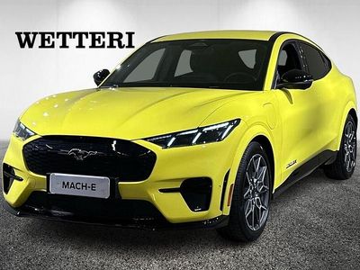 Keltainen Uusi 2025 Ford Mustang Mach-E GT Katumaasturi | 75 900 €
