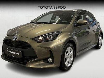 Käytetty Toyota Yaris Active 114 HP (83 kW) 2021 Ruskea (beige) Viistoperä