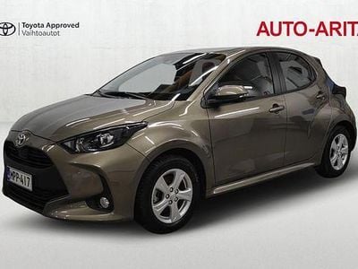 Käytetty Toyota Yaris Active 114 HP (83 kW) 2024 Ruskea (beige) Viistoperä