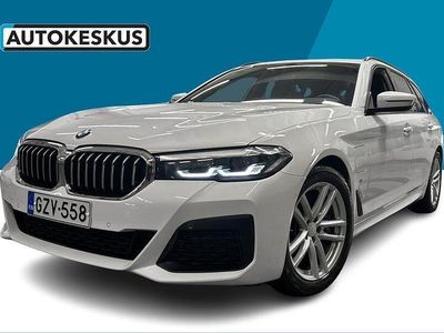 Valkoinen Käytetty 2021 BMW 530e M Sport Farmari | 30 290 € (Supertarjous)