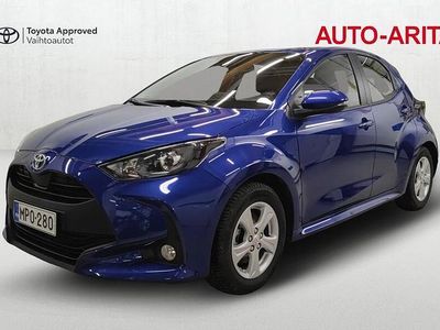 Sininen Käytetty 2024 Toyota Yaris Hybrid Active Viistoperä | 22 900 € (Perustarjous)