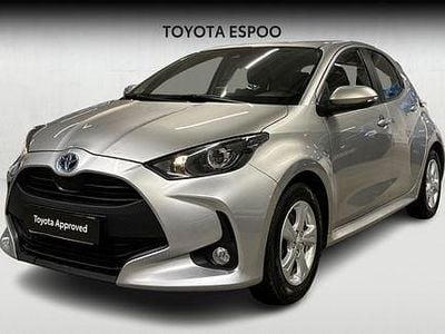 Käytetty Toyota Yaris Active 114 HP (83 kW) 2023 Hopea Viistoperä
