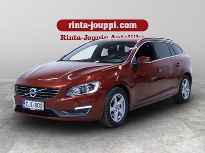 käytetty Volvo V60 D4 Business - Merkkiliikkeen huoltokirja, Navigointi, Vetokoukku, Xenon, Peruutustutka, Digimittaristo, Webasto, Kahdet renkaat