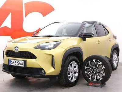 Käytetty Toyota Yaris Cross Plus 116 HP (85 kW) 2024 Brass gold/black (2v Katumaasturi