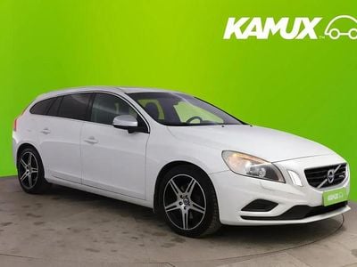 Valkoinen Käytetty 2011 Volvo V60 R-Design Farmari | 10 990 € (Kallis)