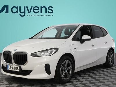 Käytetty BMW 225 Active Tourer 245 HP (180 kW) 2022 Valkoinen Tila-auto