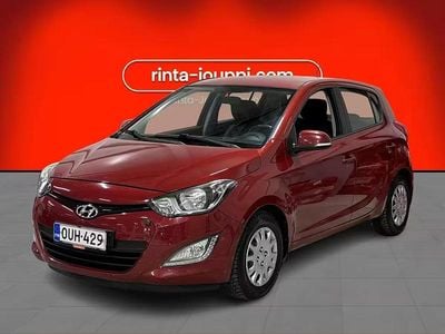 Käytetty Hyundai i20 Comfort 78 HP (57 kW) 2012 Punainen Sedan