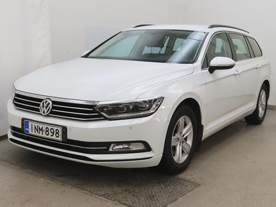 Valkoinen Käytetty 2017 VW Passat Comfortline Farmari | 15 890 € (Hieman kallis)