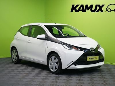 käytetty Toyota Aygo 1,0 VVT-i x-play 5ov / Vakkari / BT / Lohko + Sisä / Suomi-Auto / 2. Om /