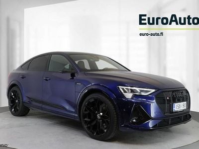 Sininen Käytetty 2021 Audi e-tron Katumaasturi | 46 590 € (Hieman kallis)