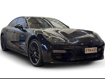 Porsche Panamera 4
