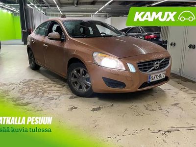 Oranssi Käytetty 2011 Volvo S60 Kinetic Sedan | 8 990 € (Hieman kallis)