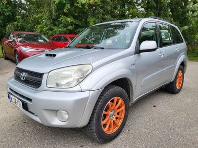 Valkoinen Käytetty 2004 Toyota RAV4 Hybrid Active Katumaasturi | 28 990 €