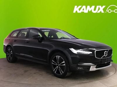 Käytetty Volvo V90 CC Pro 235 HP (172 kW) 2017 Musta Farmari