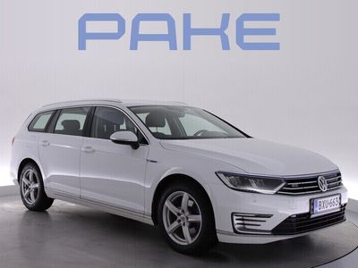 käytetty VW Passat Variant GTE Plug-In Hybrid 160 kW (218 hv) DSG-automaatti - ** Korko alk. 2,99%! ** - ** Adapt.vakkari / Webasto / Koukku / Urheiluistuimet **