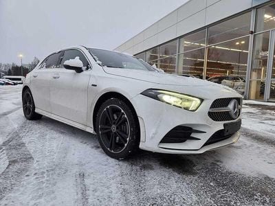 Valkoinen Käytetty 2020 Mercedes A250 Business Viistoperä | 23 900 € (Perustarjous)