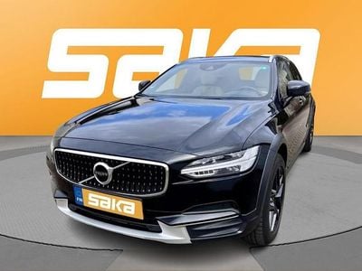 Käytetty 2018 Volvo V90 CC Pro Farmari | 34 800 € (Hieman kallis)