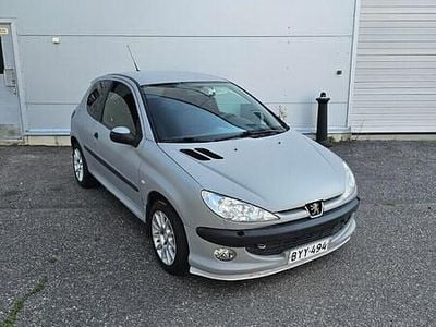 Käytetty Peugeot 206 109 HP (80 kW) 2001 Viistoperä