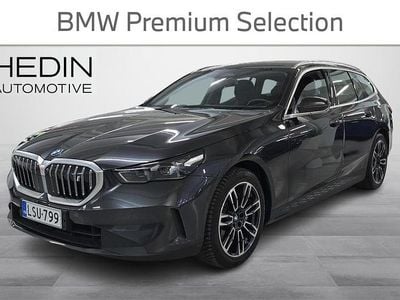 Harmaa Käytetty 2025 BMW i5 Comfort Edition Farmari | 57 500 € (Perustarjous)