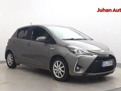 Harmaa Käytetty 2018 Toyota Yaris Hybrid Active Viistoperä | 15 290 € (Perustarjous)