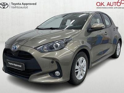 Käytetty Toyota Yaris Active 114 HP (83 kW) 2024 Ruskea (beige) Viistoperä