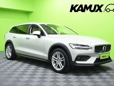 käytetty Volvo V60 CC B4 AWD D-MHEV Edition aut / Vetokoukku / PA-lämmitin / Muistinahat! / P-kamera / Kysy lisää myyjiltä