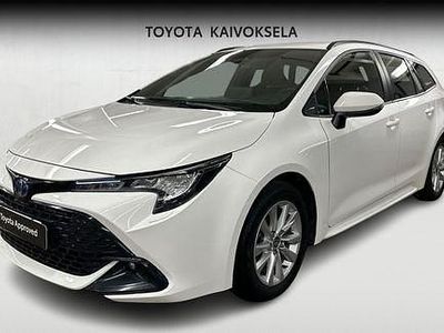 Valkoinen Käytetty 2024 Toyota Corolla Active Farmari | 28 490 € (Perustarjous)