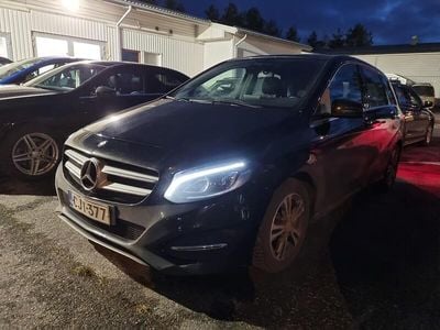 Käytetty 2016 Mercedes B180 Edition Tila-auto | 13 990 € (Hyvä tarjous)