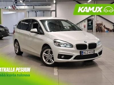 Valkoinen Käytetty 2016 BMW 220 Sport Line Farmari | 16 990 €