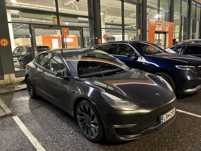 Käytetty 2022 Tesla Model 3 Performance Sedan | 24 800 € (Perustarjous)