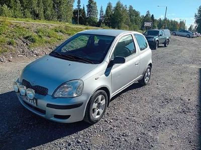 käytetty Toyota Yaris 1,5 Dual VVT-i Y20 Edition 5ov Multidrive S - Peruutuskamera, navi, kaistavahti, liikennemerkkien tu