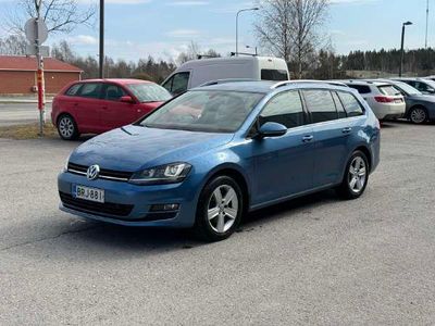 käytetty VW Golf Variant Highline 1,4 TSI 90 kW (122 hv) BlueMotion Technology DSG-automaatti - Peruutuskamera / Peruutus tutka / Xenon ajovalot + Led päiväajovalo