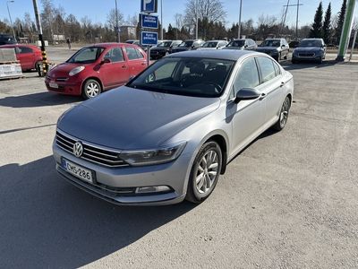 käytetty VW Passat Sedan Comfortline 1,5 TSI EVO 110 kW (150 hv) DSG-automaatti - Navigaattori, sähkö takaluukku, 2x re